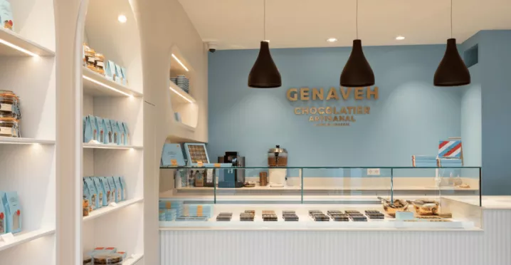 Photo de l'intérieur de la boutique de chocolats de Maison Genaveh à Luxembourg-Ville