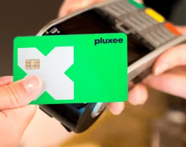 Carte Pluxee Lunch illustrant le paiement d’un chèque repas Luxembourg