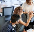 Équipe motivée et épanouie en entreprise : les clés du bien-être au travail selon Pluxee Luxembourg