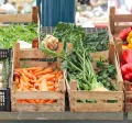 Marché de printemps au Luxembourg : fruits et légumes frais à prix avantageux. Découvrez où faire de bonnes affaires avec votre carte Pluxee au Luxembourg.