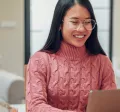 Employés concentrés sans réunions, collaboration sereine au Luxembourg