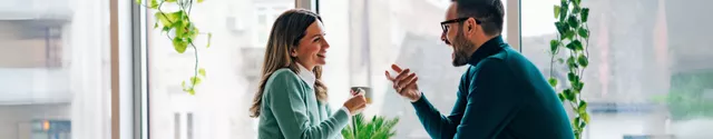 Collaborateurs échangeant sur des sujets RH 